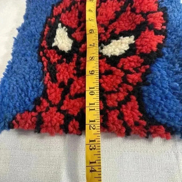 Spider Man Latch Hook Rug 12"x12" Vintage red and blue‎ square - Picture 5 of 5